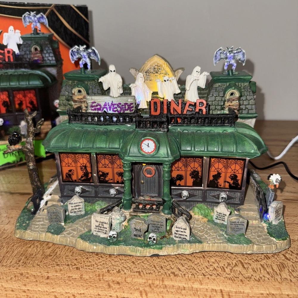 Lemax Spooky Town Graveside Diner # 95805 Halloween Village Retired - Picture 2 of 8